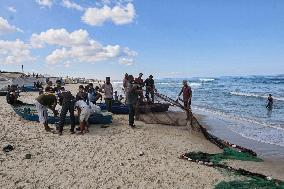 Gaza Fishermen Seek Livelihood Daily