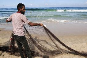 Gaza Fishermen Seek Livelihood Daily