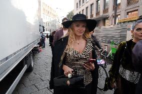 Extras Arrive For The Devil Wears Prada 2 - Milan