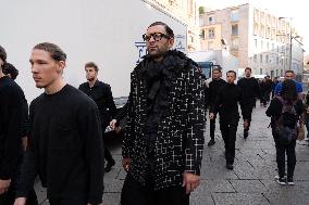 Extras Arrive For The Devil Wears Prada 2 - Milan