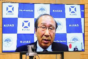 Novel laureate Kitagawa