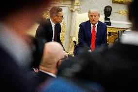 DC: President Trump meets with Finland's President Alexander Stubb in Oval Office