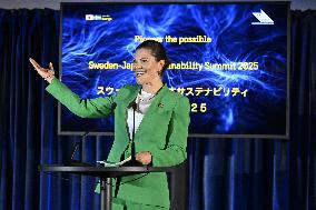 CROWN PRINCESS IN OSAKA