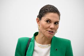 CROWN PRINCESS IN OSAKA