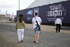 The Cemetery Of Vehicles Used During The Nova Event - Tkuma