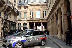 Final Preparations Before Robert Badinter Honor At Pantheon - Paris