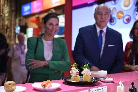 CROWN PRINCESS IN OSAKA