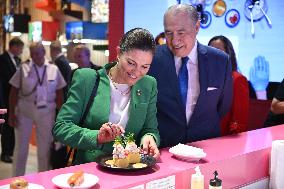 CROWN PRINCESS IN OSAKA