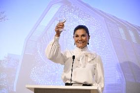 CROWN PRINCESS IN OSAKA