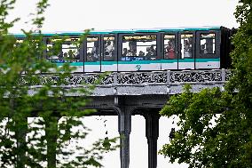 METRO RATP Replacing Line 6 - Paris
