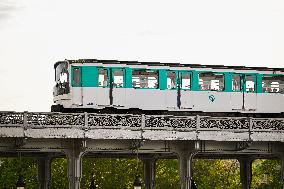 METRO RATP Replacing Line 6 - Paris