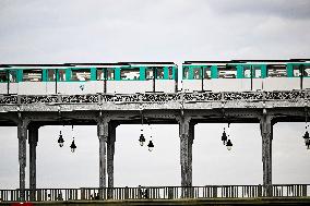 METRO RATP Replacing Line 6 - Paris