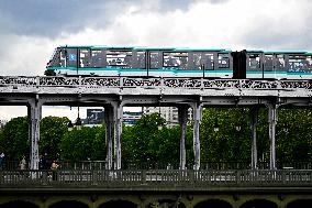 METRO RATP Replacing Line 6 - Paris