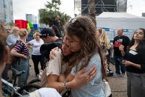 Israelis Celebrate Following Ceasefire Deal - Tel Aviv