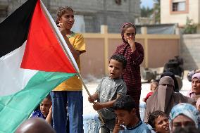 Palestinians Gather Following Gaza Ceasefire Deal - Palestine