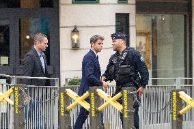 Arrival of party leaders outside the Élysée Palace - Paris AJ