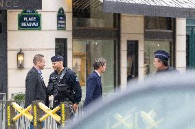 Arrival of party leaders outside the Élysée Palace - Paris AJ