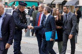 Arrival of party leaders outside the Élysée Palace - Paris AJ