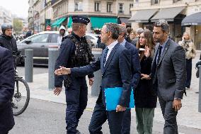 Arrival of party leaders outside the Élysée Palace - Paris AJ