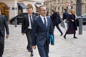 Departure of party leaders outside the Elysee Palace - Paris AJ