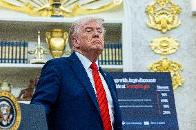 US President Donald Trump announces a drug pricing deal during a press conference in the Oval Office