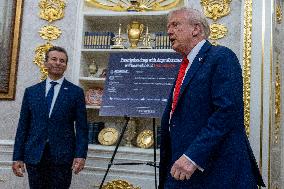 US President Donald Trump announces a drug pricing deal during a press conference in the Oval Office