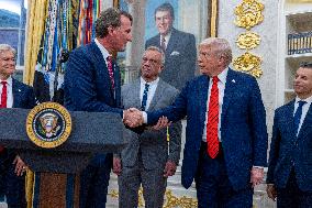 US President Donald Trump announces a drug pricing deal during a press conference in the Oval Office