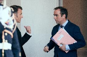 French President welcomes Volodymyr Zelensky to the Elysée Palace - Paris AJ