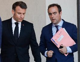 Macron Welcomes Zelensky - Paris