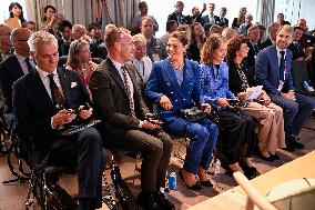 CROWN PRINCESS IN OSAKA