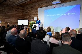 CROWN PRINCESS IN OSAKA