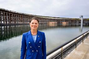 CROWN PRINCESS IN OSAKA