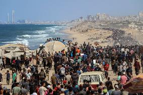 Palestinians Returning to Gaza City - Palestine
