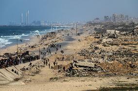 Palestinians Returning to Gaza City - Palestine