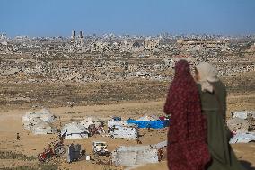 Palestinians Returning to Gaza City - Palestine