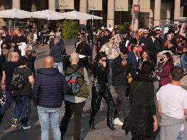 Anne Hathaway filming The Devil Wears Prada 2 in Milan - Italy