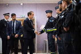 French PM Sebastien Lecornu Visits A Police Station - Hay-les-Roses