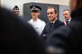 French PM Sebastien Lecornu Visits A Police Station - Hay-les-Roses