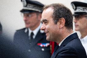 French PM Sebastien Lecornu Visits A Police Station - Hay-les-Roses