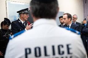 French PM Sebastien Lecornu Visits A Police Station - Hay-les-Roses