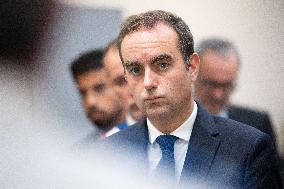 French PM Sebastien Lecornu Visits A Police Station - Hay-les-Roses