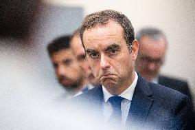 French PM Sebastien Lecornu Visits A Police Station - Hay-les-Roses