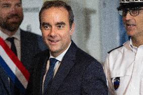 French PM Sebastien Lecornu Visits A Police Station - Hay-les-Roses