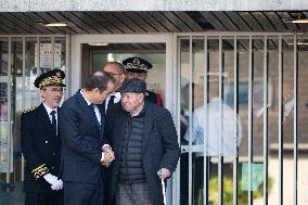 French PM Sebastien Lecornu Visits A Police Station - Hay-les-Roses