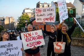 Anne Hidalgo Faced Protesters At Fête des Vendanges - Montmartre