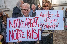 Anne Hidalgo Faced Protesters At Fête des Vendanges - Montmartre