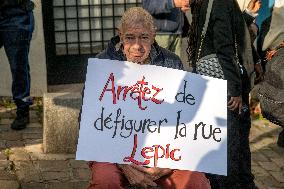 Anne Hidalgo Faced Protesters At Fête des Vendanges - Montmartre