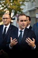 French PM Sebastien Lecornu Visits A Police Station - Hay-les-Roses