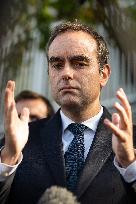 French PM Sebastien Lecornu Visits A Police Station - Hay-les-Roses