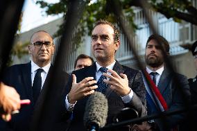 French PM Sebastien Lecornu Visits A Police Station - Hay-les-Roses